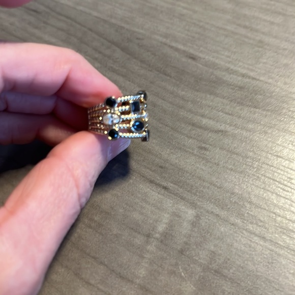 Beautiful Cocktail Gold Ring - Picture 6 of 7